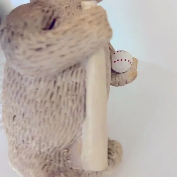 Yankees Baseball Bear Sculpture Statue Ball and Bat Bear Heavy Paper Weight - Picture 13 of 14